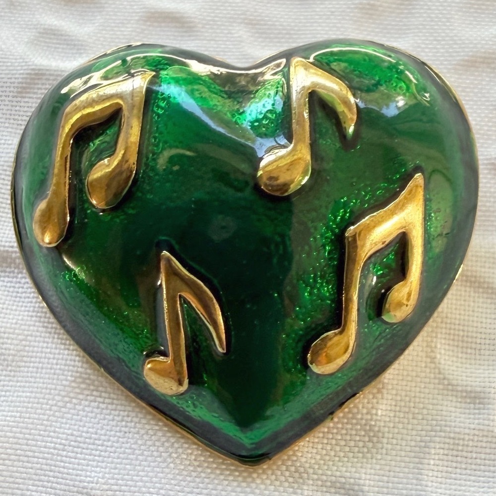 Vintage Emerald Green Enamel Heart Pin with Gold Tone Musical Notes